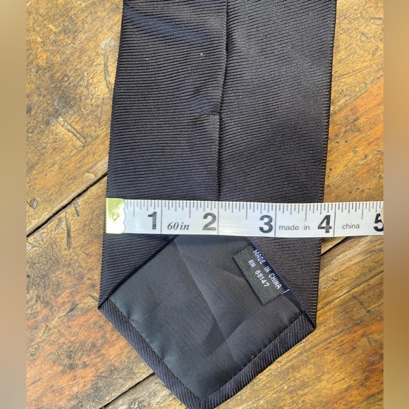 212-You Are Intriguing❤️ Falling Tongues Rolling Stones Neck Tie - Picture 7 of 7